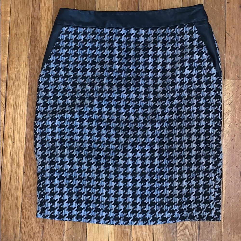Express Houndstooth Pencil Skirt